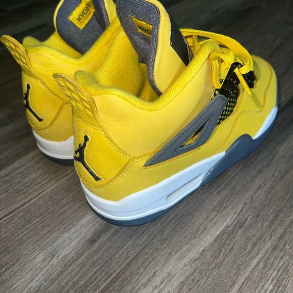 Jordan 4 - Picture 6 of 11